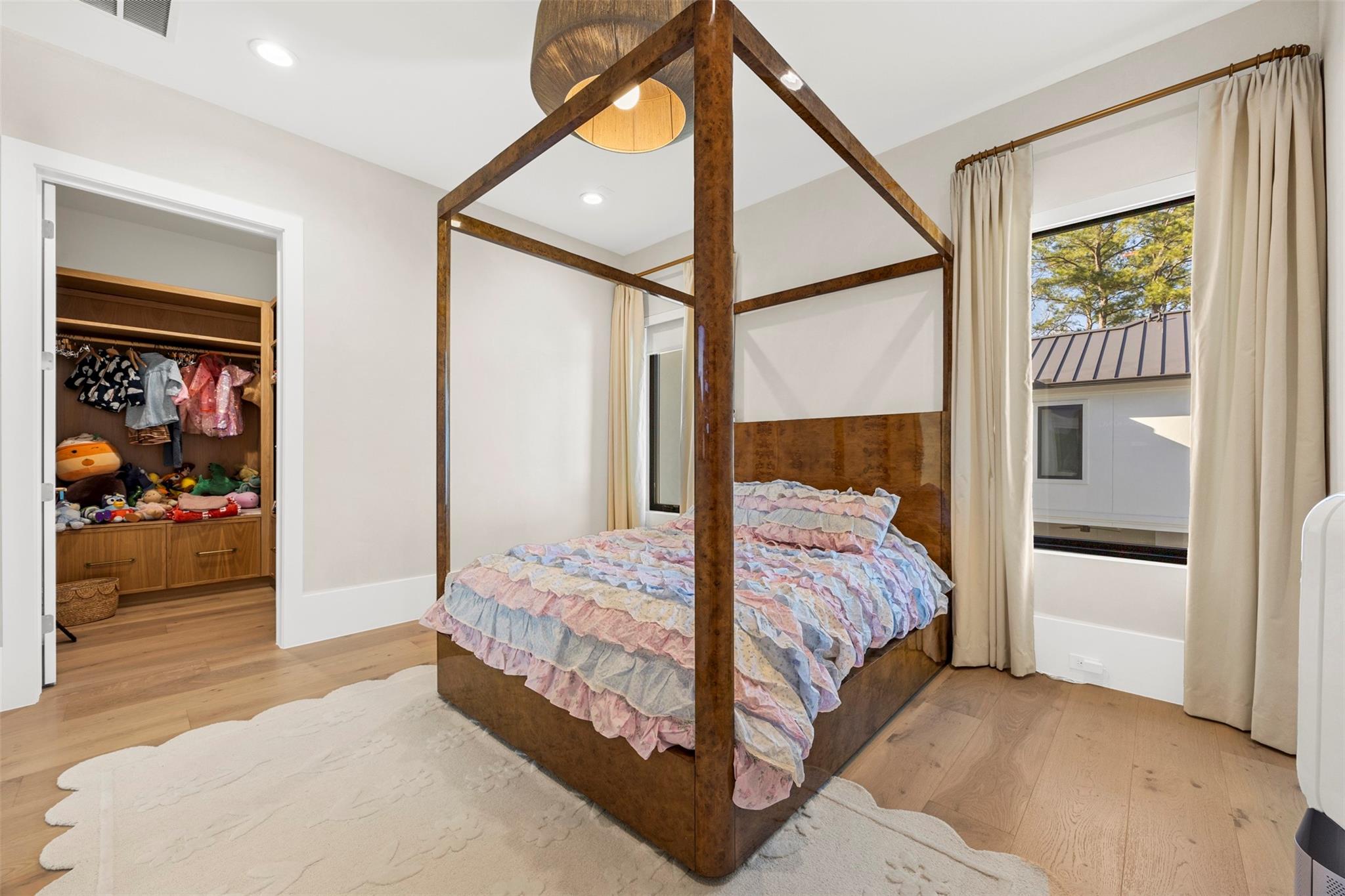 Montgomery, Texas, 77316, United States, 6 Bedrooms Bedrooms, ,7 BathroomsBathrooms,Residential,Active,2012208