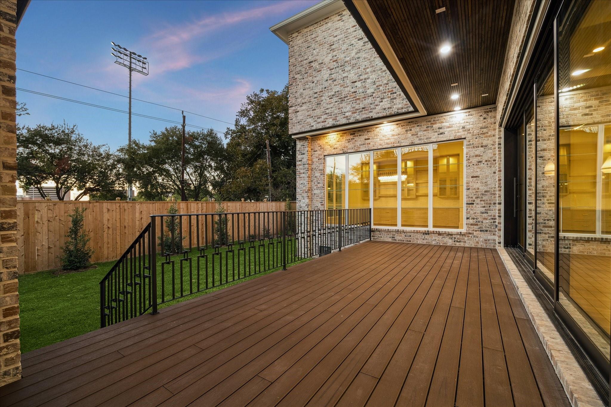 Bellaire, Texas, 77401, United States, 4 Bedrooms Bedrooms, ,6 BathroomsBathrooms,Residential,Pending,2001061