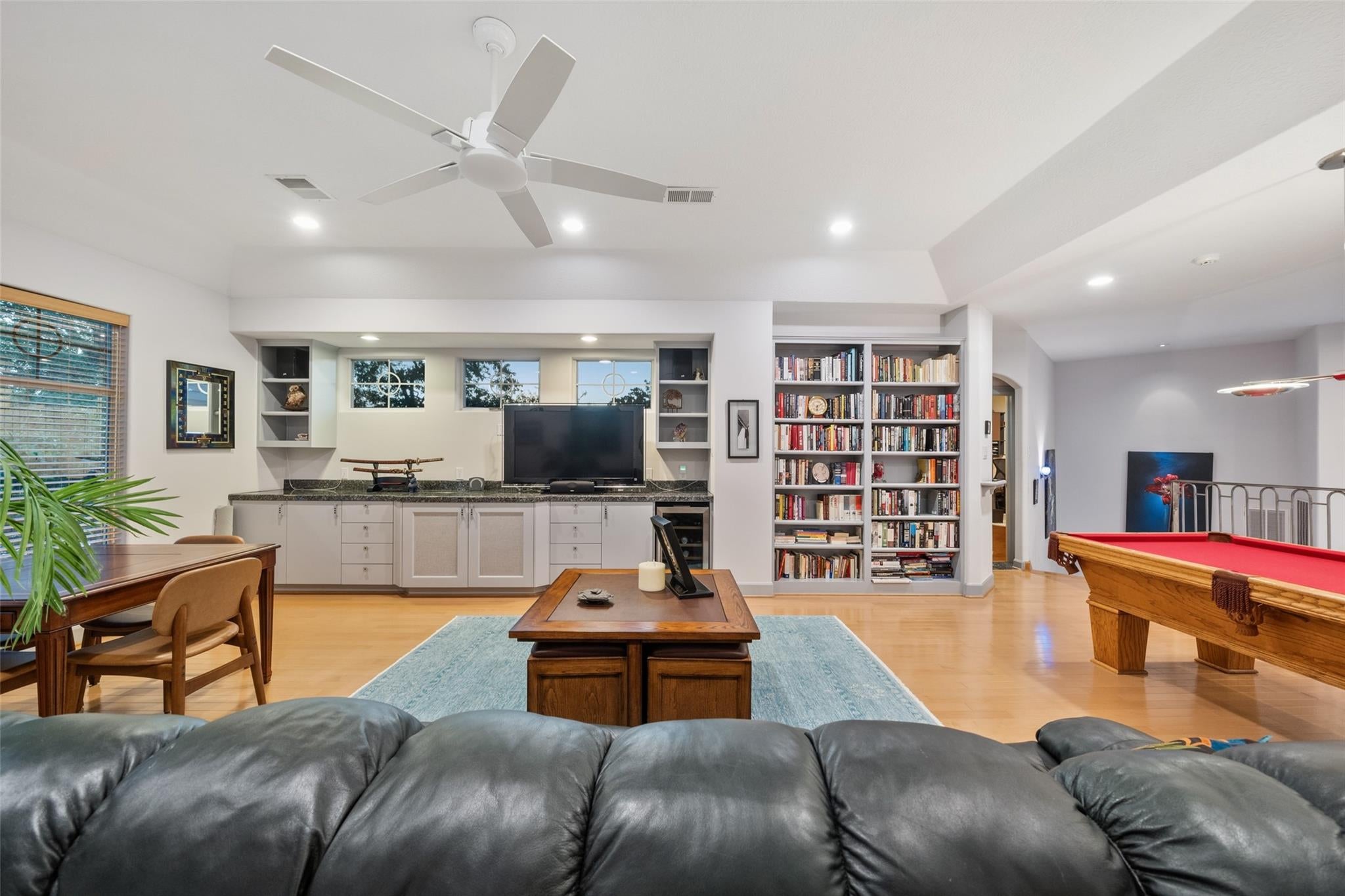 Montgomery, Texas, 77356, United States, 3 Bedrooms Bedrooms, ,4 BathroomsBathrooms,Residential,Active,1992537