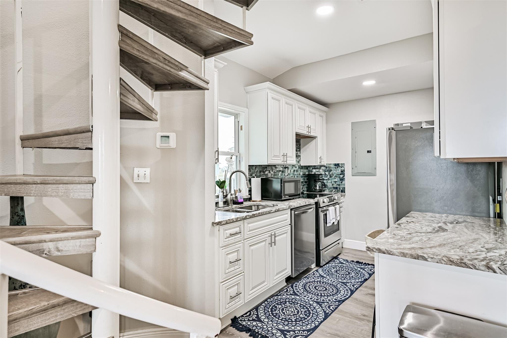 Galveston, Texas, 77554, United States, 6 Bedrooms Bedrooms, ,7 BathroomsBathrooms,Residential,Active,1907960