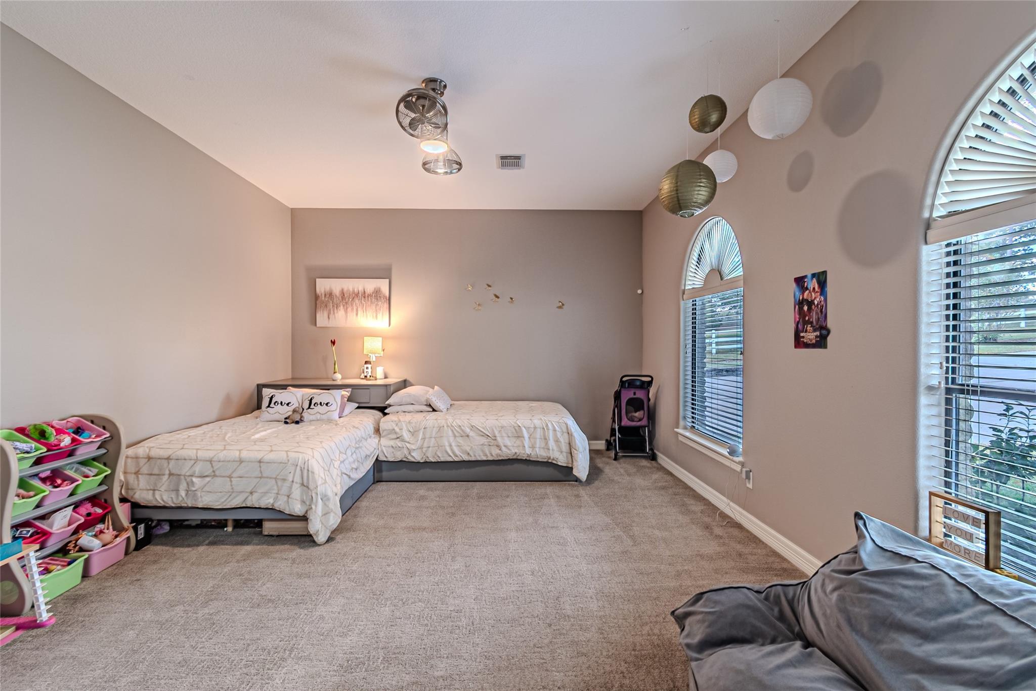 Montgomery, Texas, 77316, United States, 4 Bedrooms Bedrooms, ,7 BathroomsBathrooms,Residential,Active,1993945