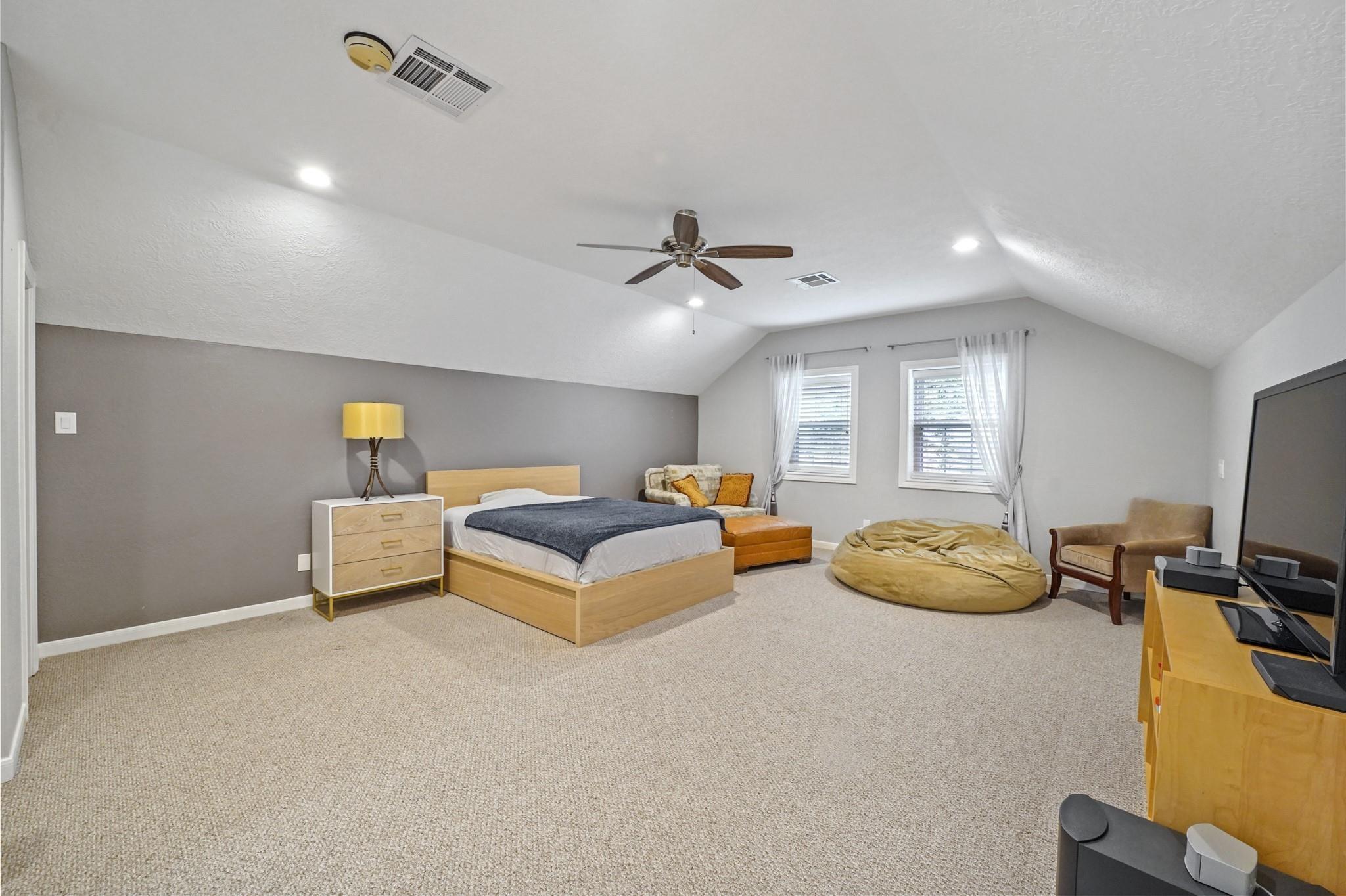 Sugar Land, Texas, 77479, United States, 5 Bedrooms Bedrooms, ,4 BathroomsBathrooms,Residential,Active,1884873