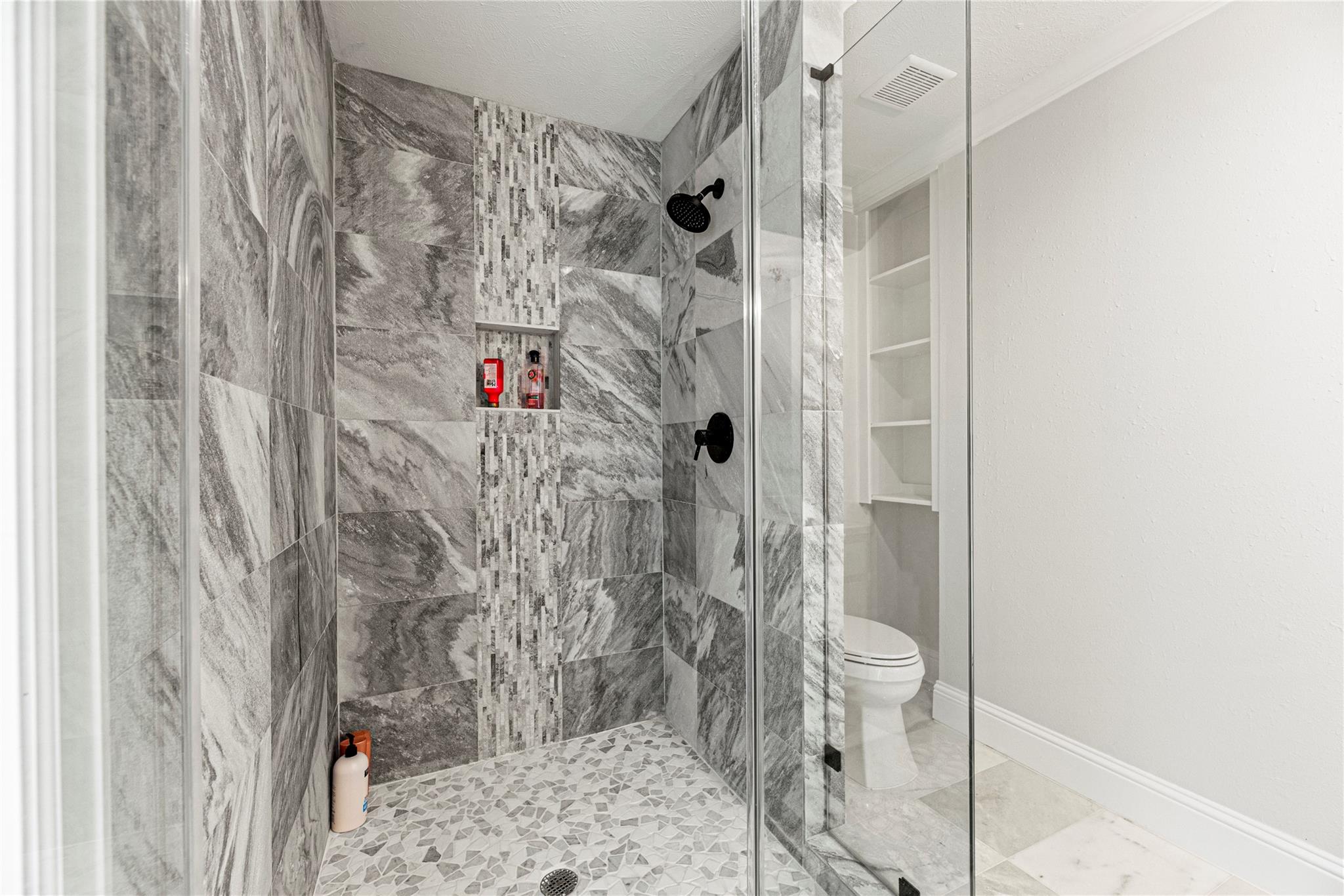 Montgomery, Texas, 77356, United States, 4 Bedrooms Bedrooms, ,4 BathroomsBathrooms,Residential,Active,1926911