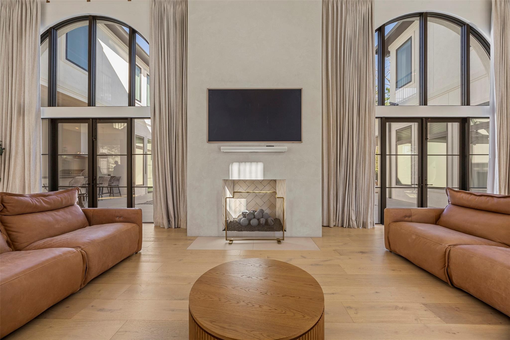 Montgomery, Texas, 77316, United States, 6 Bedrooms Bedrooms, ,7 BathroomsBathrooms,Residential,Active,2012208