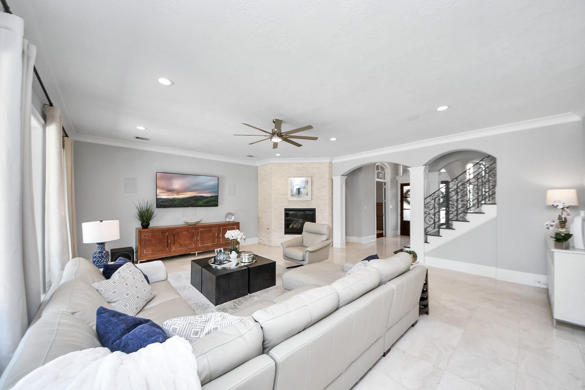 Kingwood, Texas, 77345, United States, 5 Bedrooms Bedrooms, ,5 BathroomsBathrooms,Residential,Active,1967113