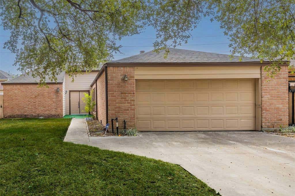 1919 ASH MEADOW DR, HOUSTON, TX 77090, photo 1 of 26