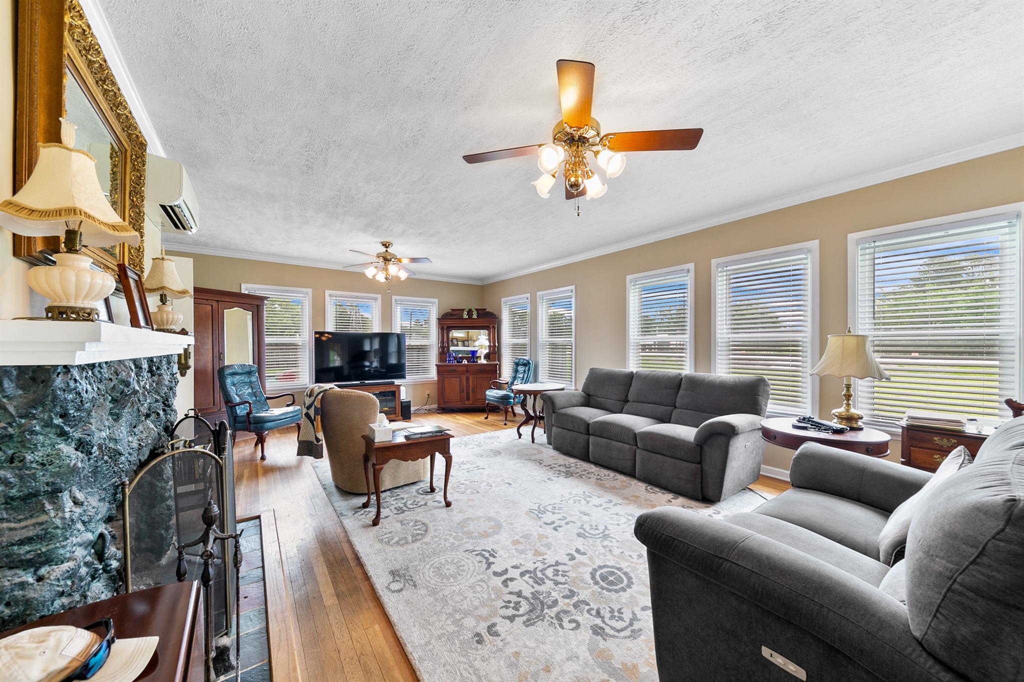 Highlands, Texas, 77562, United States, ,3 BathroomsBathrooms,Residential,Active,1780312