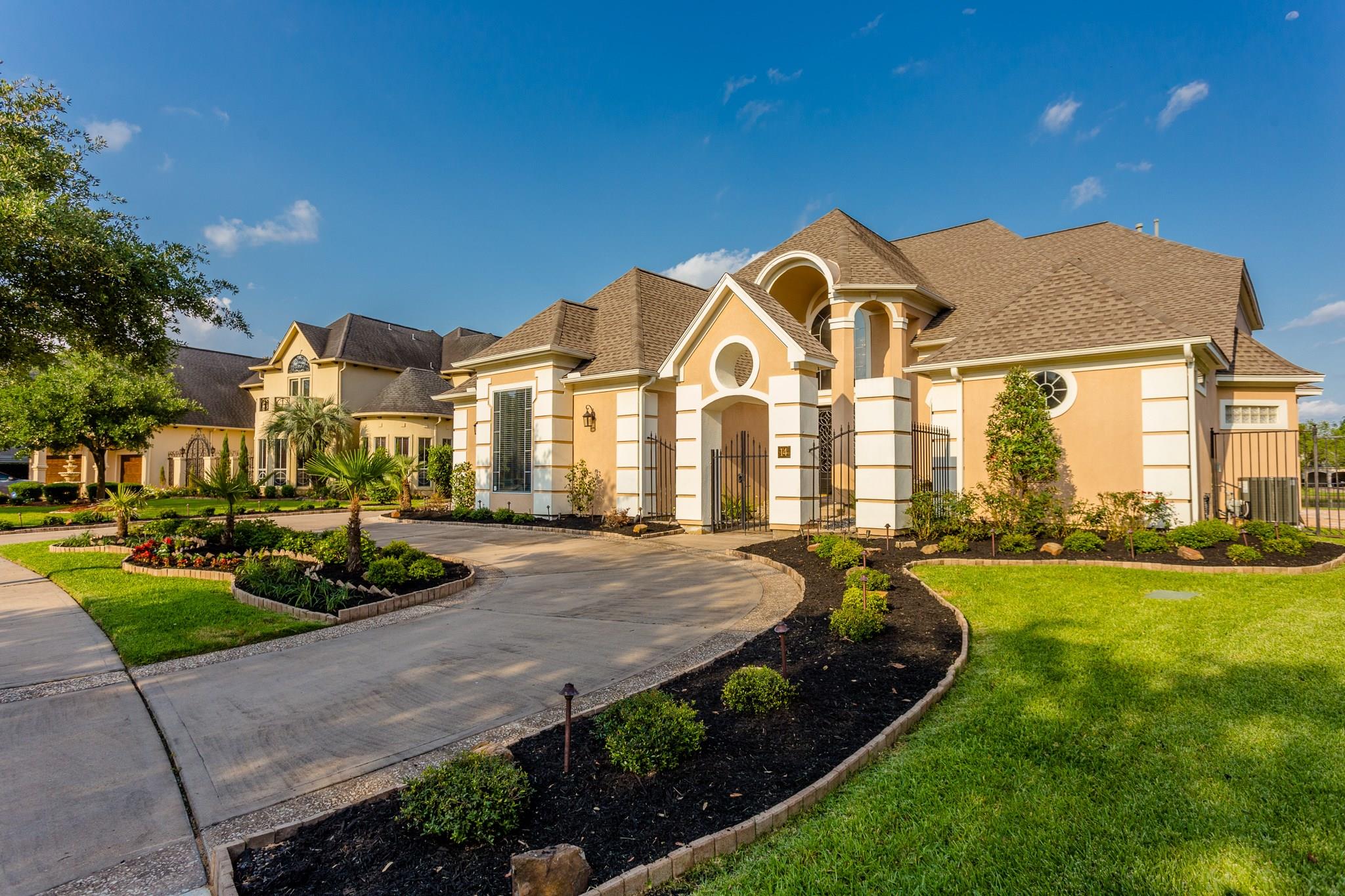 Sugar Land, Texas, 77479, United States, 5 Bedrooms Bedrooms, ,5 BathroomsBathrooms,Residential,Active,1900192