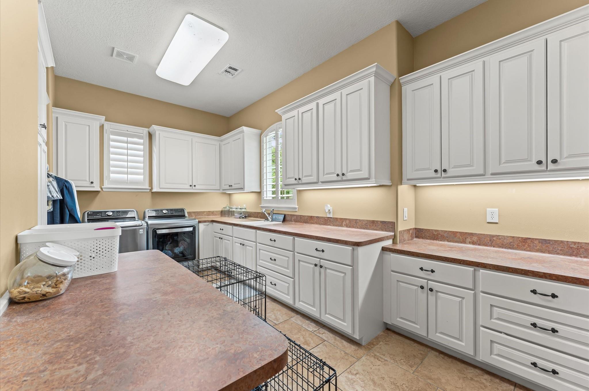 Magnolia, Texas, 77354, United States, 4 Bedrooms Bedrooms, ,5 BathroomsBathrooms,Residential,Active,1903221