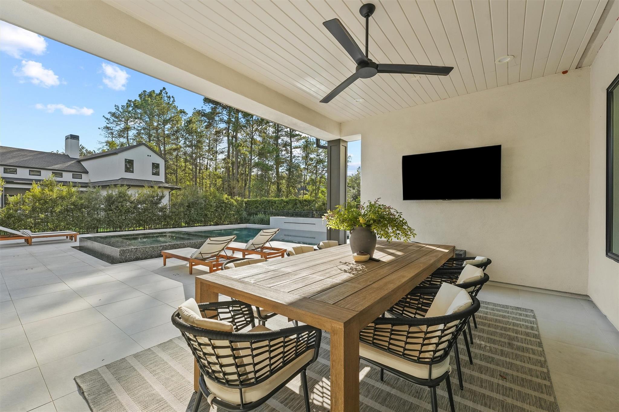 Montgomery, Texas, 77316, United States, 4 Bedrooms Bedrooms, ,6 BathroomsBathrooms,Residential,Active,1972157