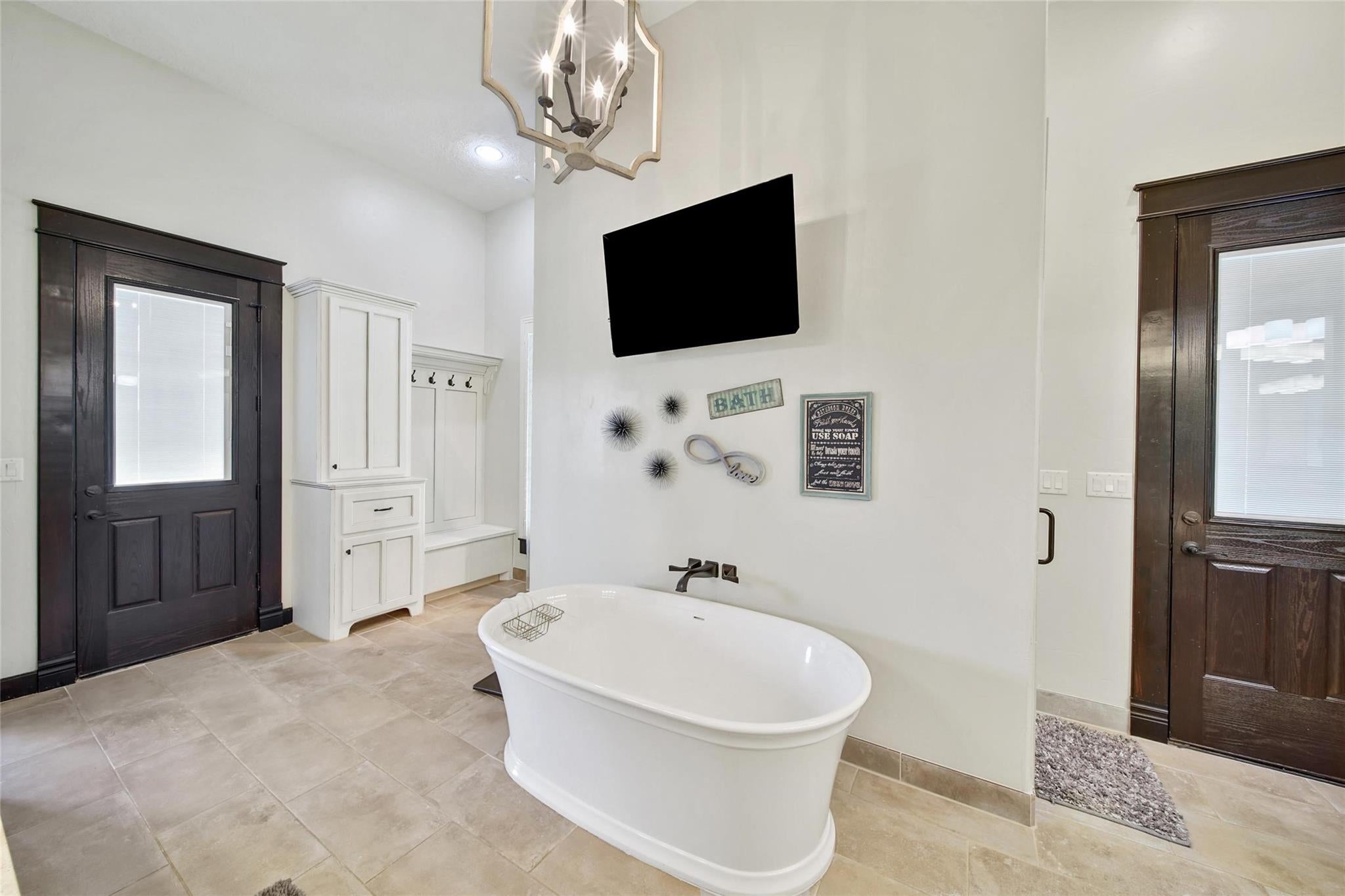 Montgomery, Texas, 77316, United States, 6 Bedrooms Bedrooms, ,6 BathroomsBathrooms,Residential,Active,1907981