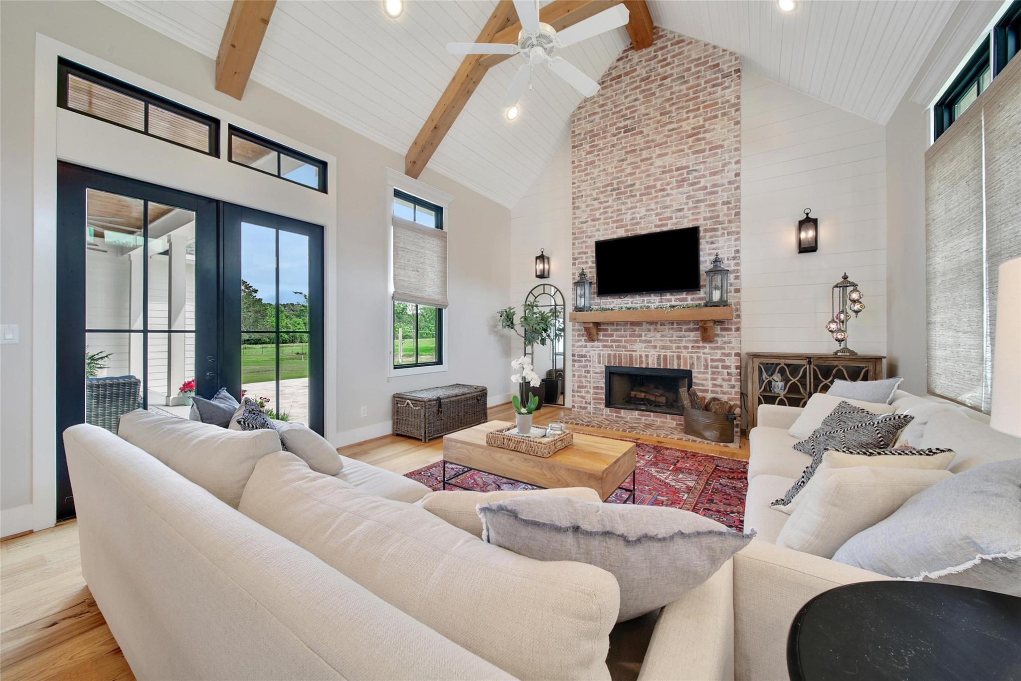 Montgomery, Texas, 77316, United States, 6 Bedrooms Bedrooms, ,8 BathroomsBathrooms,Residential,Active,1970955