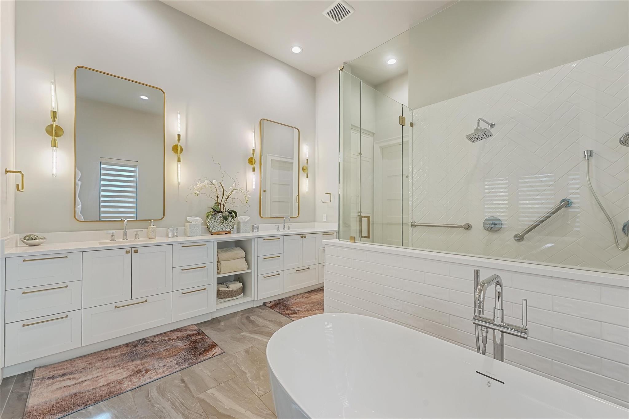 Montgomery, Texas, 77316, United States, 4 Bedrooms Bedrooms, ,6 BathroomsBathrooms,Residential,Active,1905108