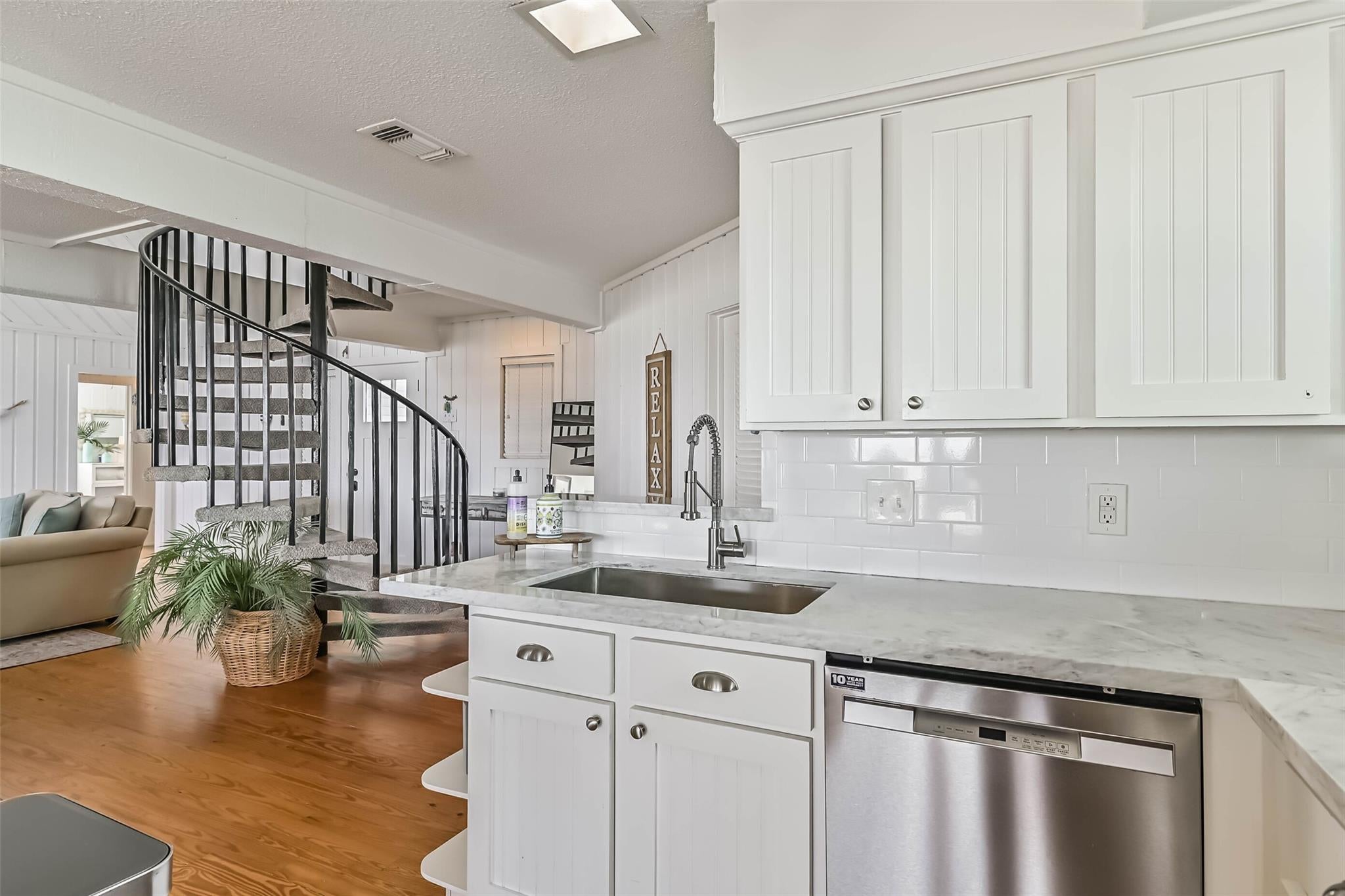 Galveston, Texas, 77554, United States, 4 Bedrooms Bedrooms, ,3 BathroomsBathrooms,Residential,Active,1909088