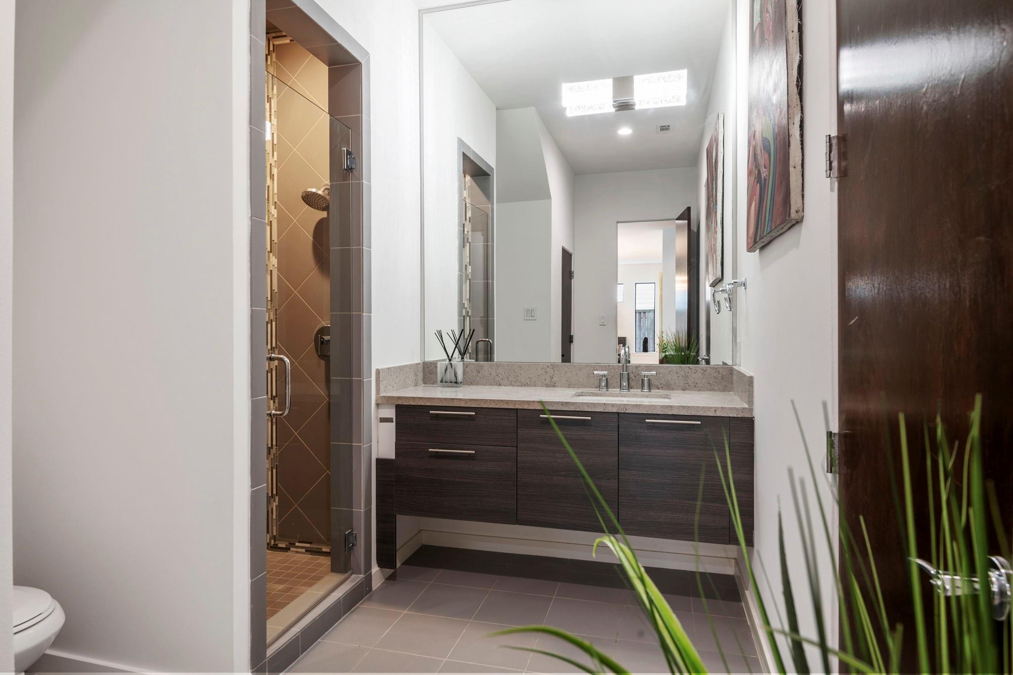 Houston, Texas, 77027, United States, 5 Bedrooms Bedrooms, ,4 BathroomsBathrooms,Residential,Active,1839723