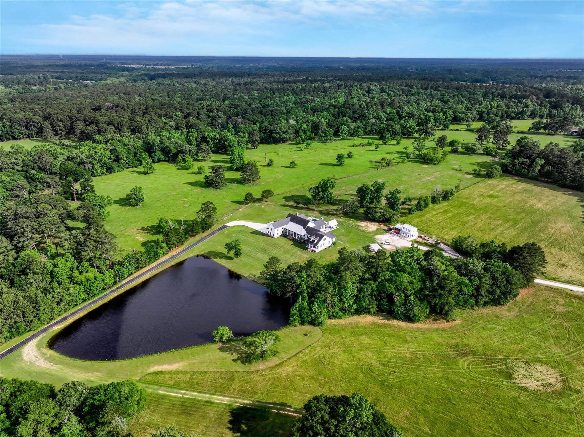 Montgomery, Texas, 77316, United States, 6 Bedrooms Bedrooms, ,8 BathroomsBathrooms,Residential,Active,1970955