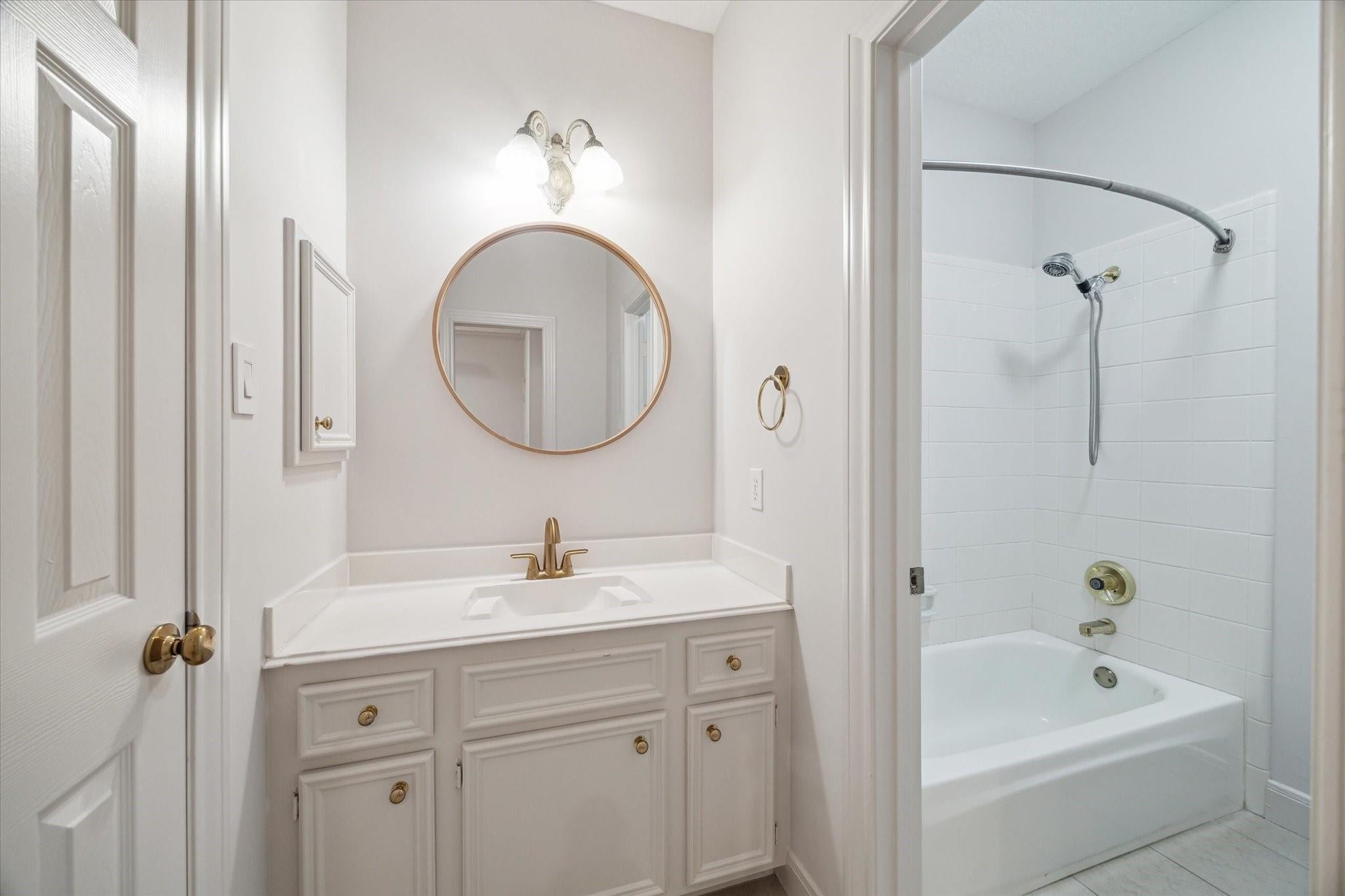 Sugar Land, Texas, 77479, United States, 5 Bedrooms Bedrooms, ,6 BathroomsBathrooms,Residential,Active,1914802