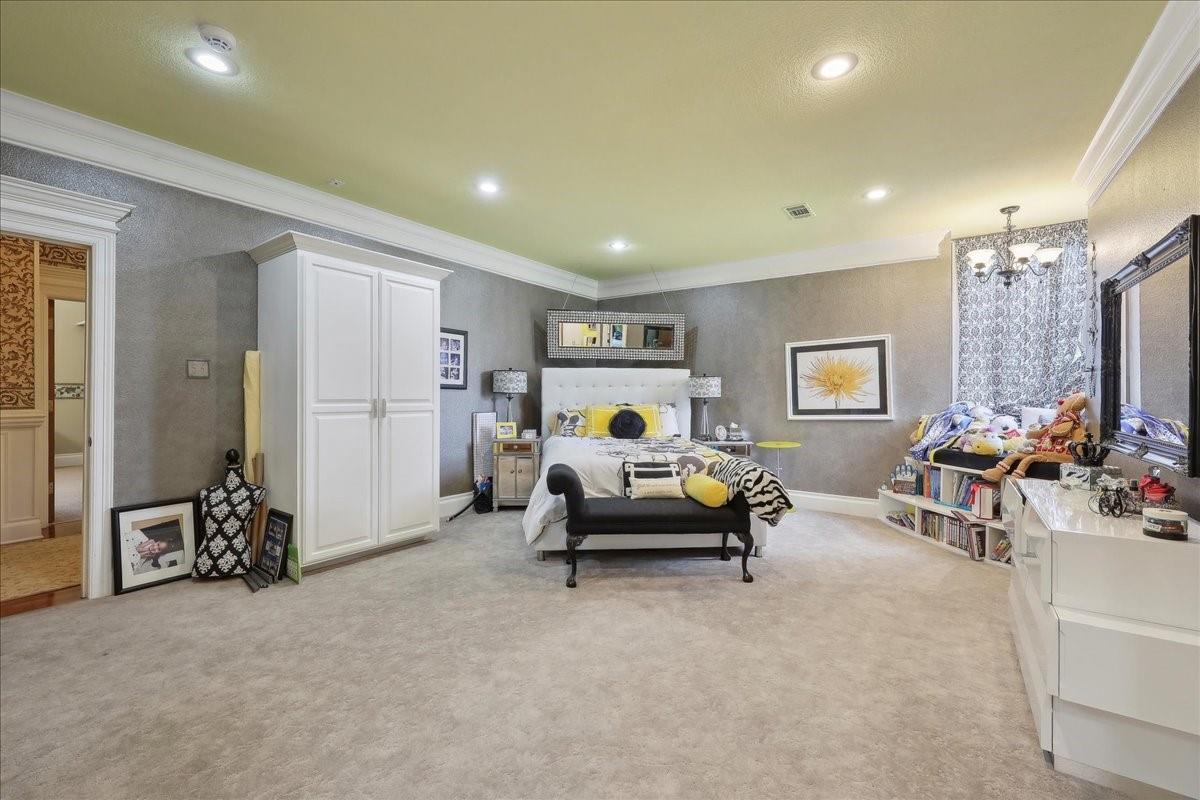 Beaumont, Texas, 77707, United States, 6 Bedrooms Bedrooms, ,10 BathroomsBathrooms,Residential,Active,1862916