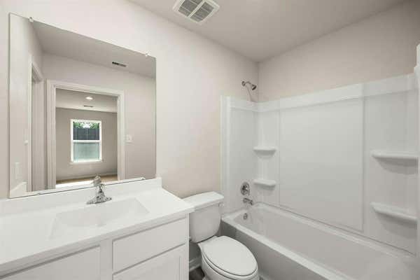 8022 VANILLA ORCHID DR, HOUSTON, TX 77016, photo 5 of 7