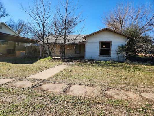 303 N 5TH AVE, MUNDAY, TX 76371 - Image 1