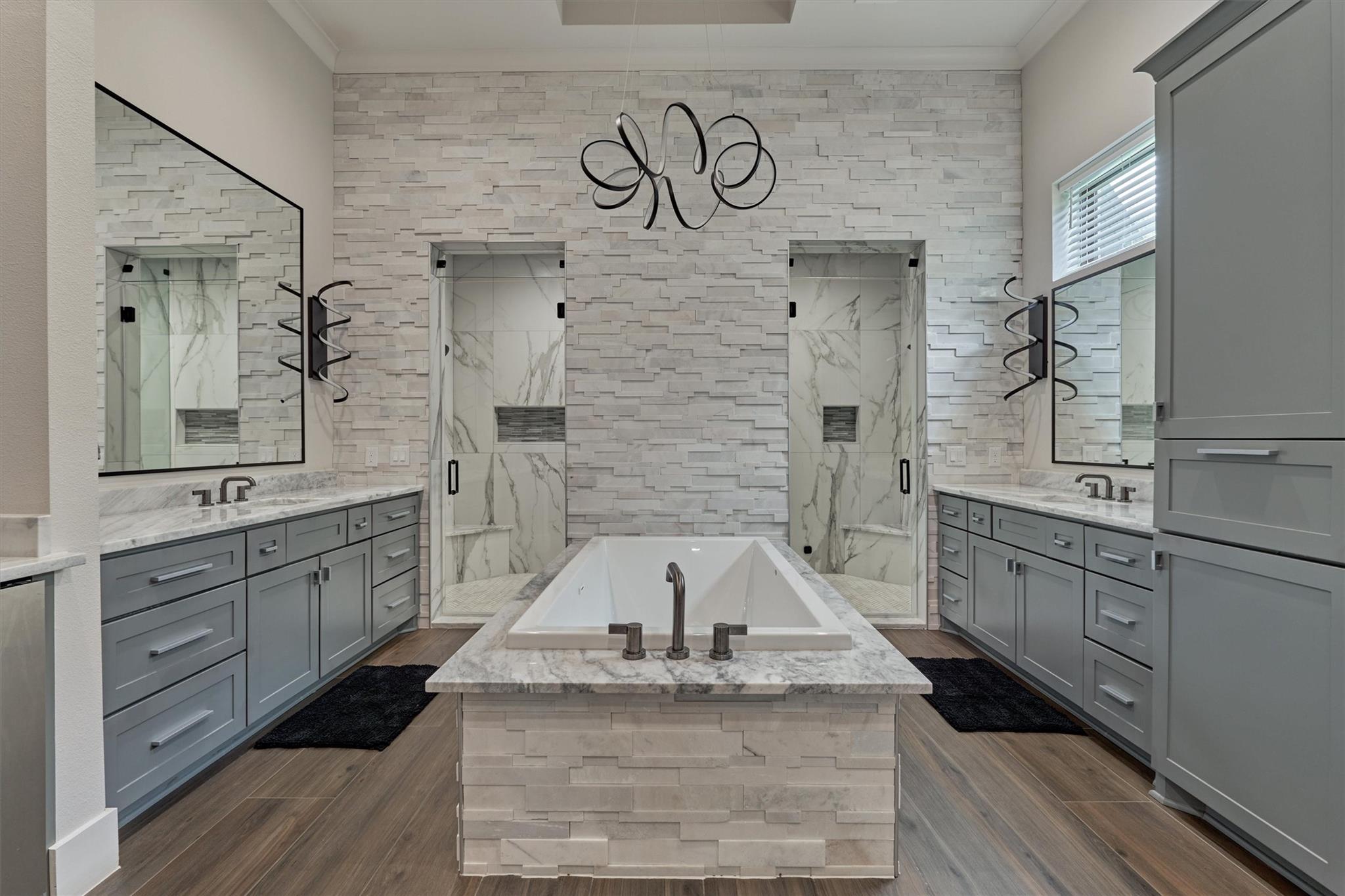 Montgomery, Texas, 77316, United States, 5 Bedrooms Bedrooms, ,8 BathroomsBathrooms,Residential,Active,1953008