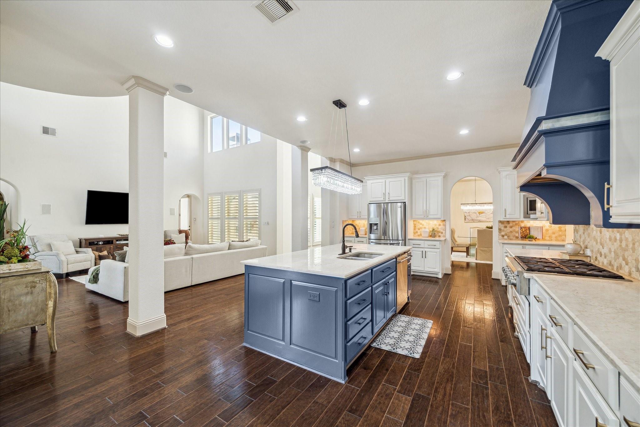 Sugar Land, Texas, 77479, United States, 5 Bedrooms Bedrooms, ,7 BathroomsBathrooms,Residential,Active,1971786