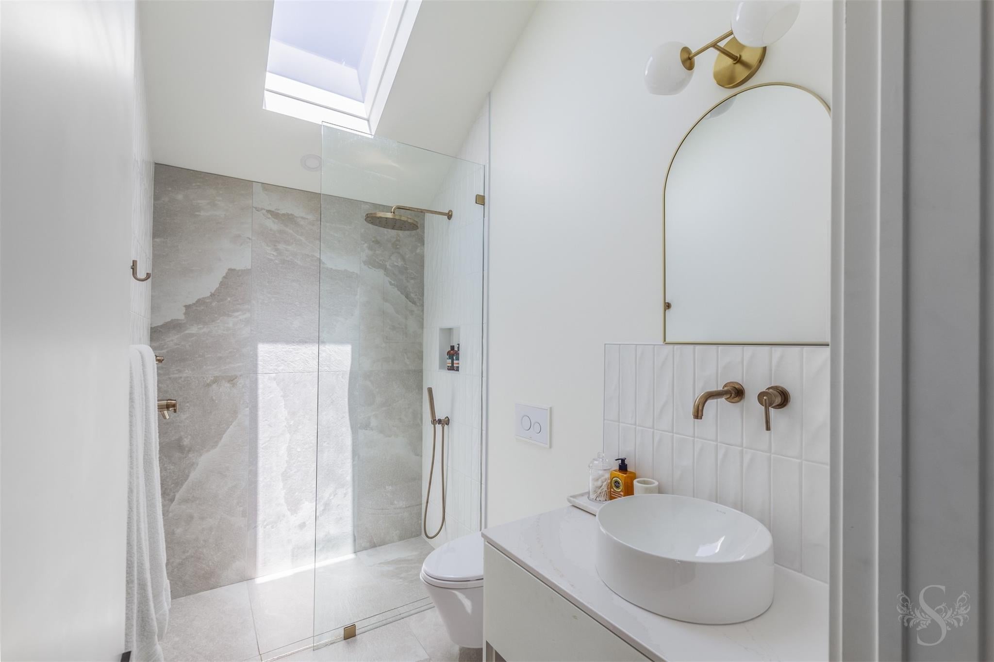 Galveston, Texas, 77550, United States, 4 Bedrooms Bedrooms, ,2 BathroomsBathrooms,Residential,Active,1885028