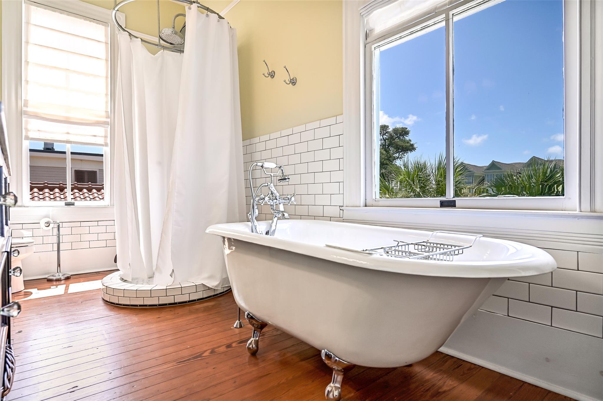 Galveston, Texas, 77550, United States, 6 Bedrooms Bedrooms, ,4 BathroomsBathrooms,Residential,Active,1899876
