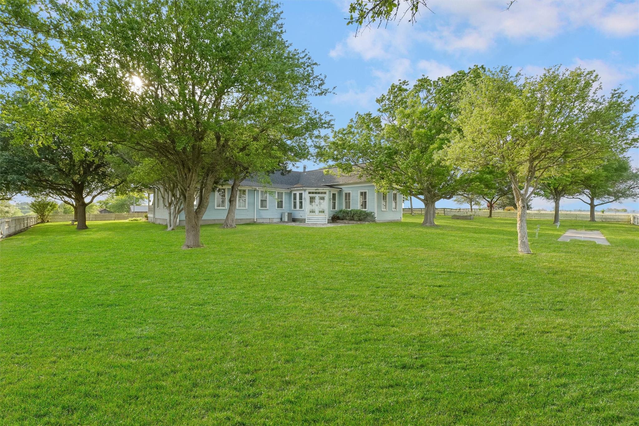 Brenham, Texas, 77833, United States, 3 Bedrooms Bedrooms, ,3 BathroomsBathrooms,Residential,Active,1920281