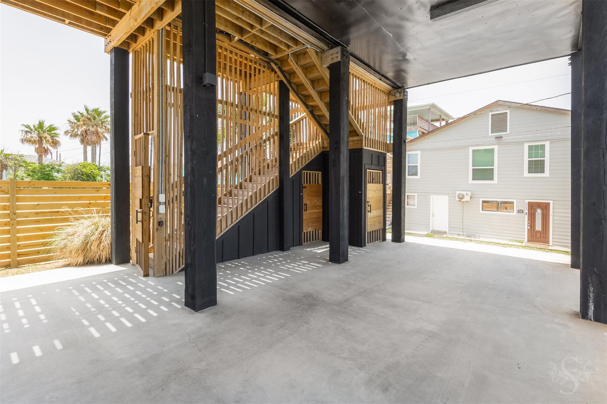 Galveston, Texas, 77550, United States, 4 Bedrooms Bedrooms, ,2 BathroomsBathrooms,Residential,Active,1885028