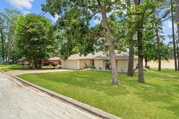 400 W LAKE DR, LIVINGSTON, TX 77351 - Image 1