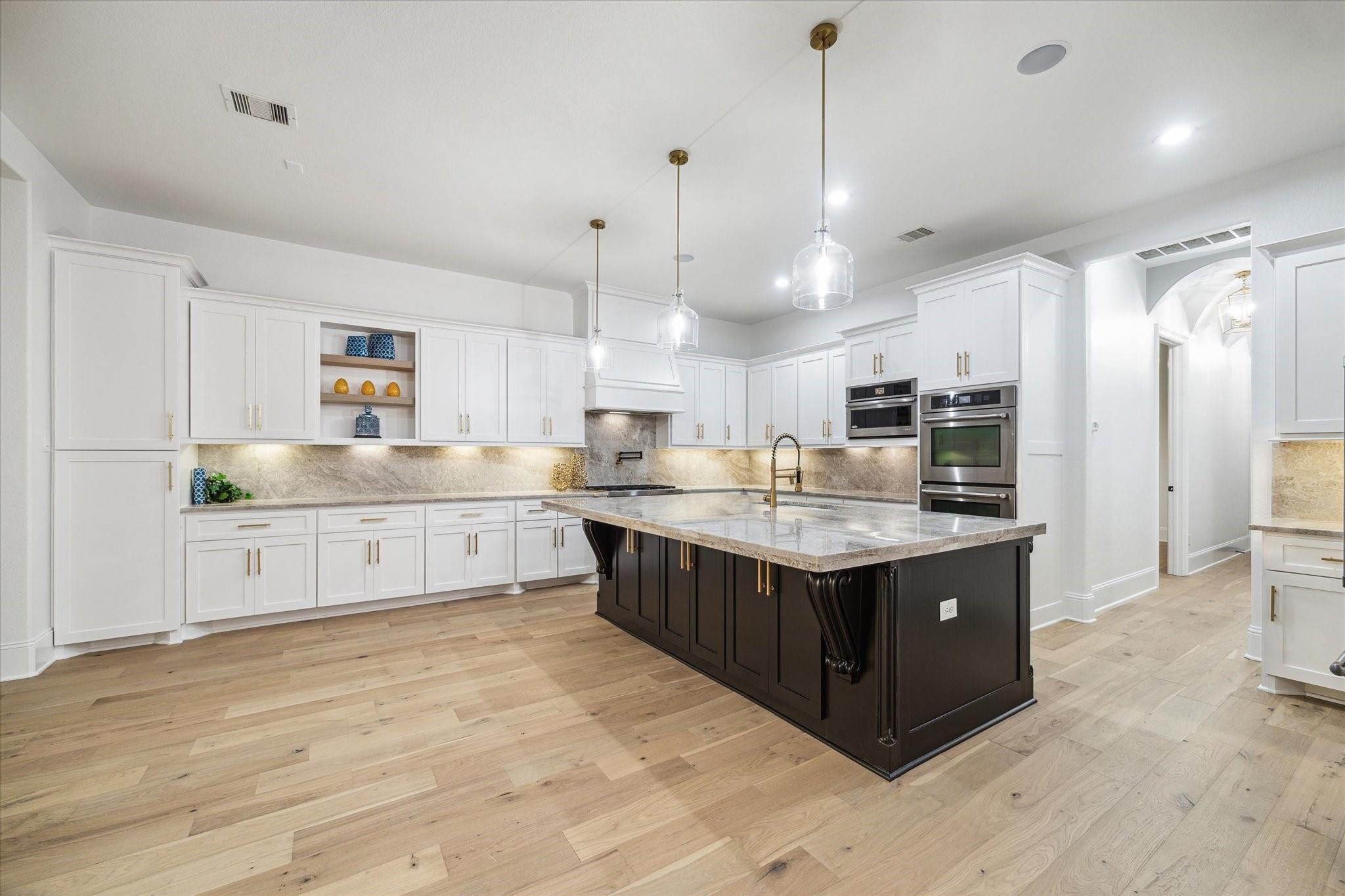 Missouri City, Texas, 77459, United States, 5 Bedrooms Bedrooms, ,7 BathroomsBathrooms,Residential,Active,2015465