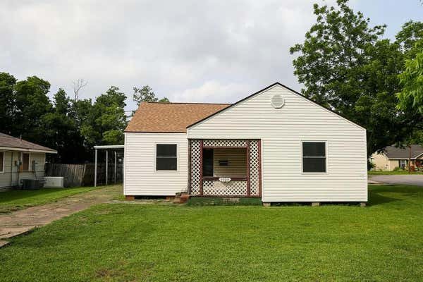 3000 CHARLES AVE, GROVES, TX 77619 - Image 1