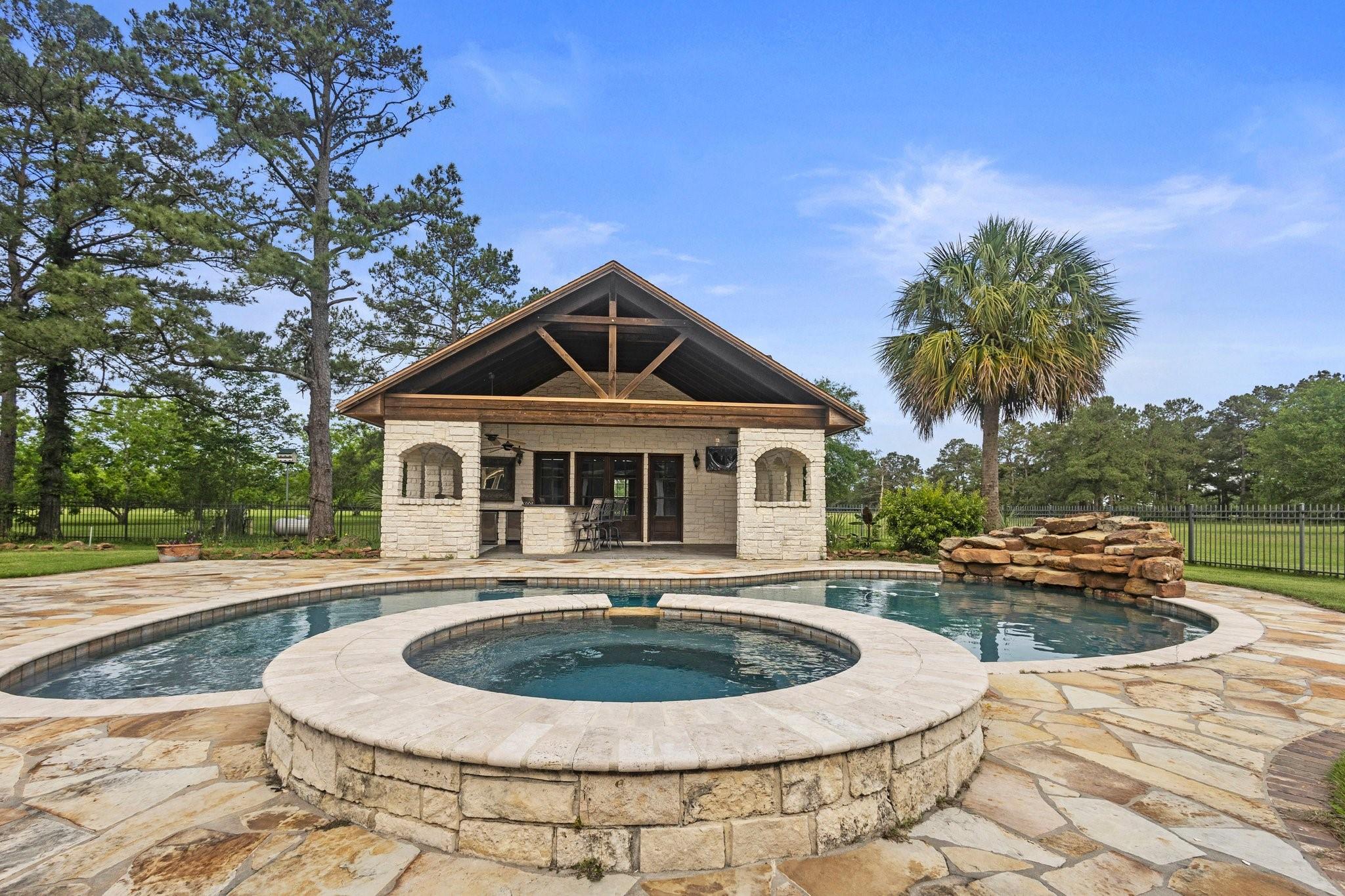 Winnie, Texas, 77665, United States, 3 Bedrooms Bedrooms, ,4 BathroomsBathrooms,Residential,Active,2009857