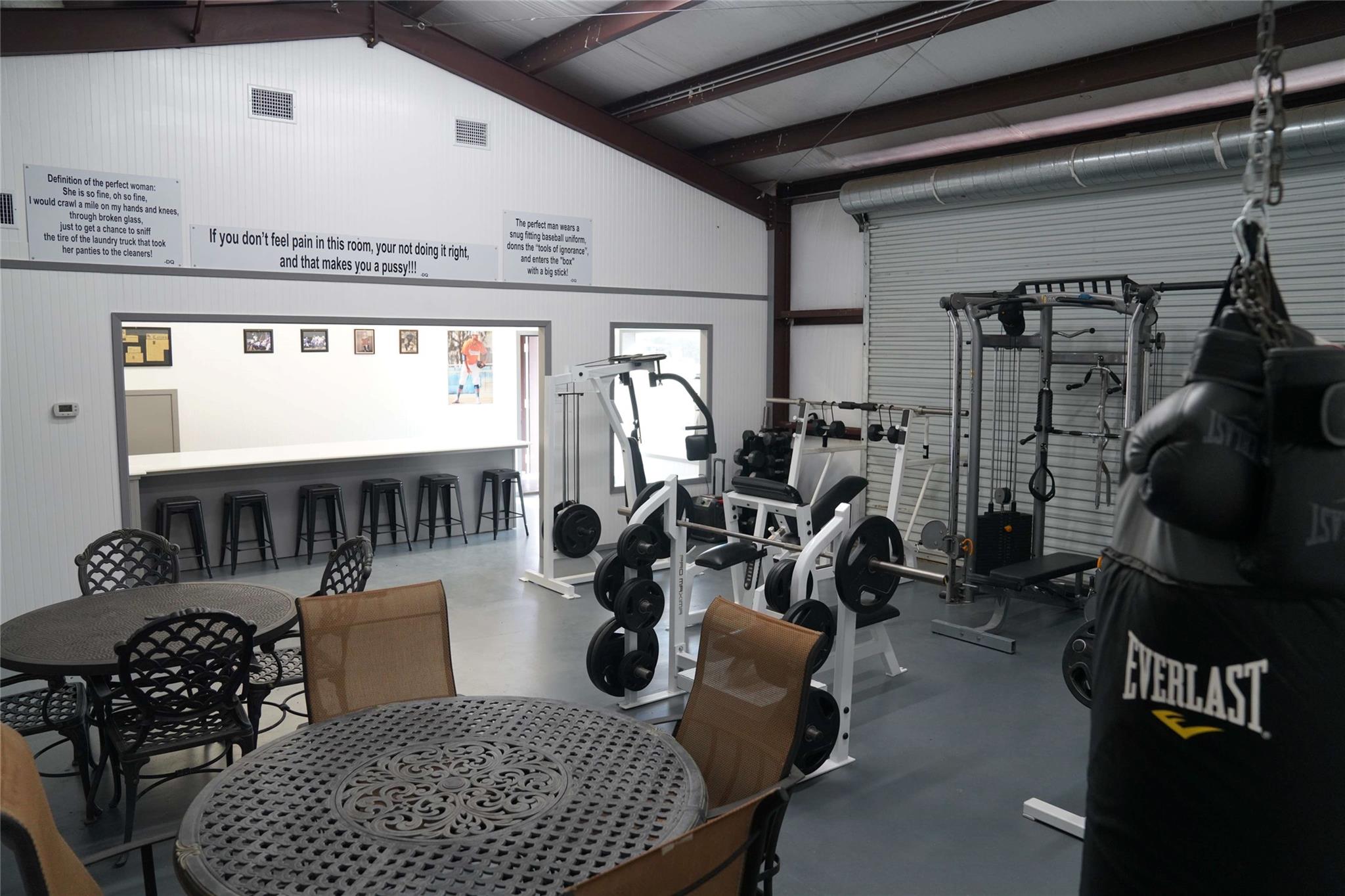 Sheridan, Texas, 77475, United States, 8 Bedrooms Bedrooms, ,5 BathroomsBathrooms,Residential,Active,1954329