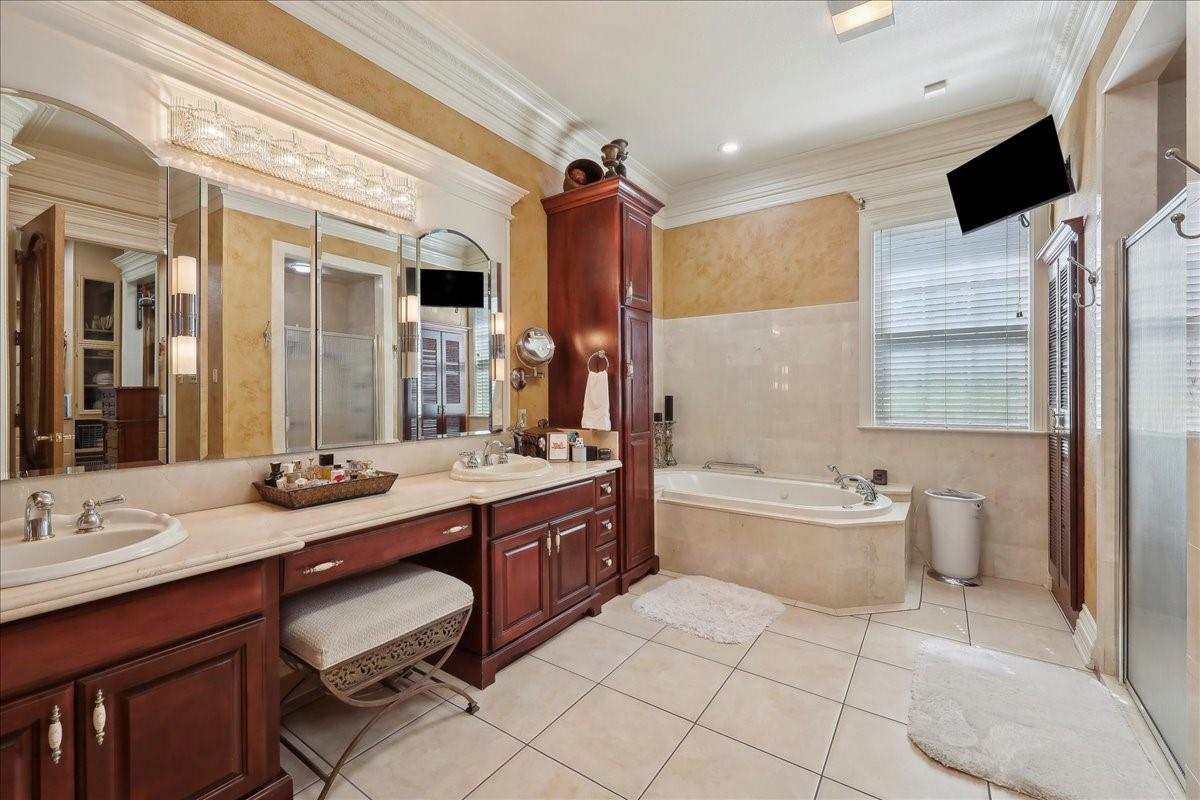 Beaumont, Texas, 77707, United States, 6 Bedrooms Bedrooms, ,10 BathroomsBathrooms,Residential,Active,1862916