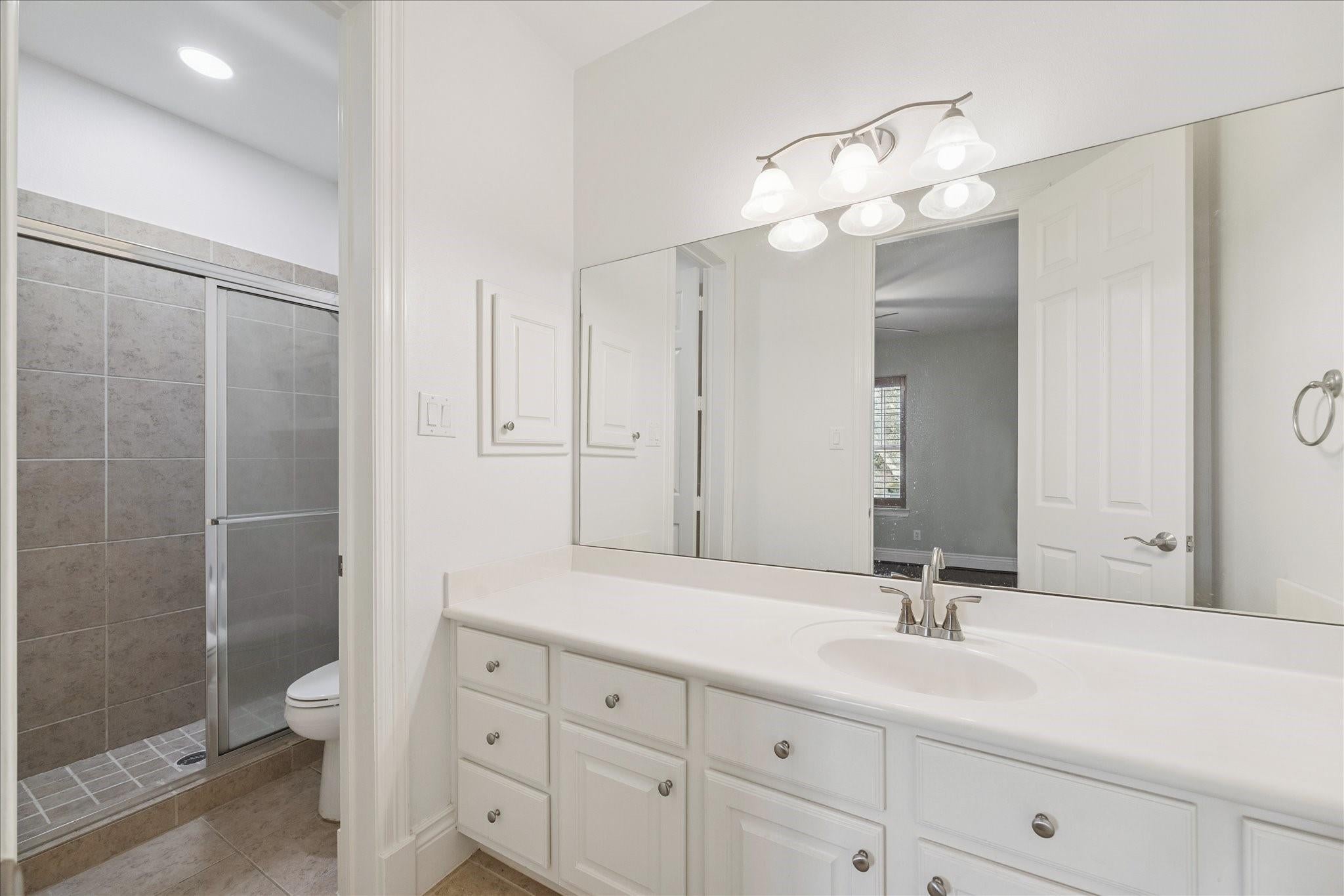 Sugar Land, Texas, 77479, United States, 5 Bedrooms Bedrooms, ,5 BathroomsBathrooms,Residential,Active,2007093