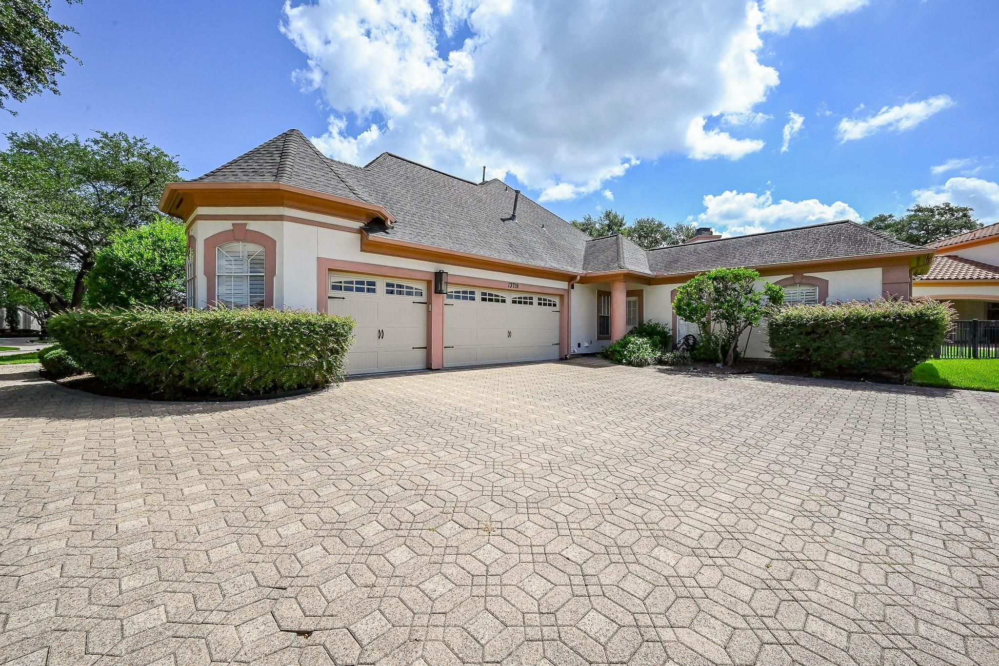 Houston, Texas, 77077, United States, 5 Bedrooms Bedrooms, ,5 BathroomsBathrooms,Residential,Active,1945837