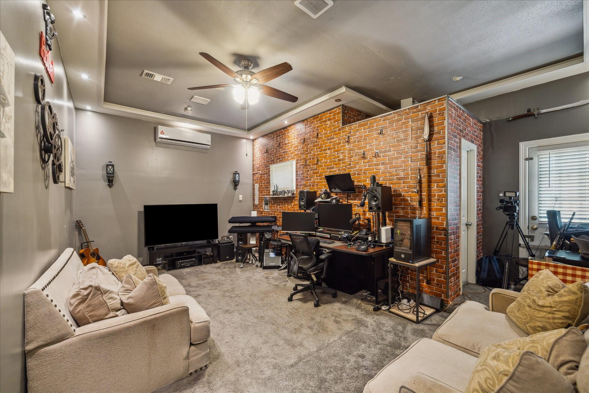 Sugar Land, Texas, 77479, United States, 5 Bedrooms Bedrooms, ,5 BathroomsBathrooms,Residential,Active,1900192