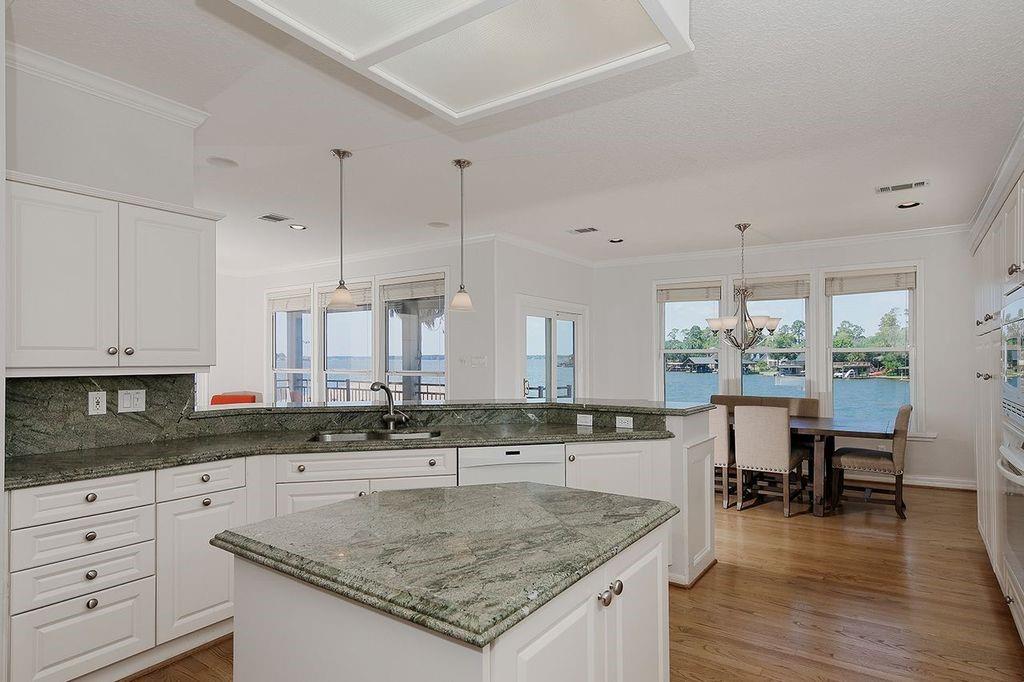 Willis, Texas, 77318, United States, 5 Bedrooms Bedrooms, ,4 BathroomsBathrooms,Residential,Active,1899883