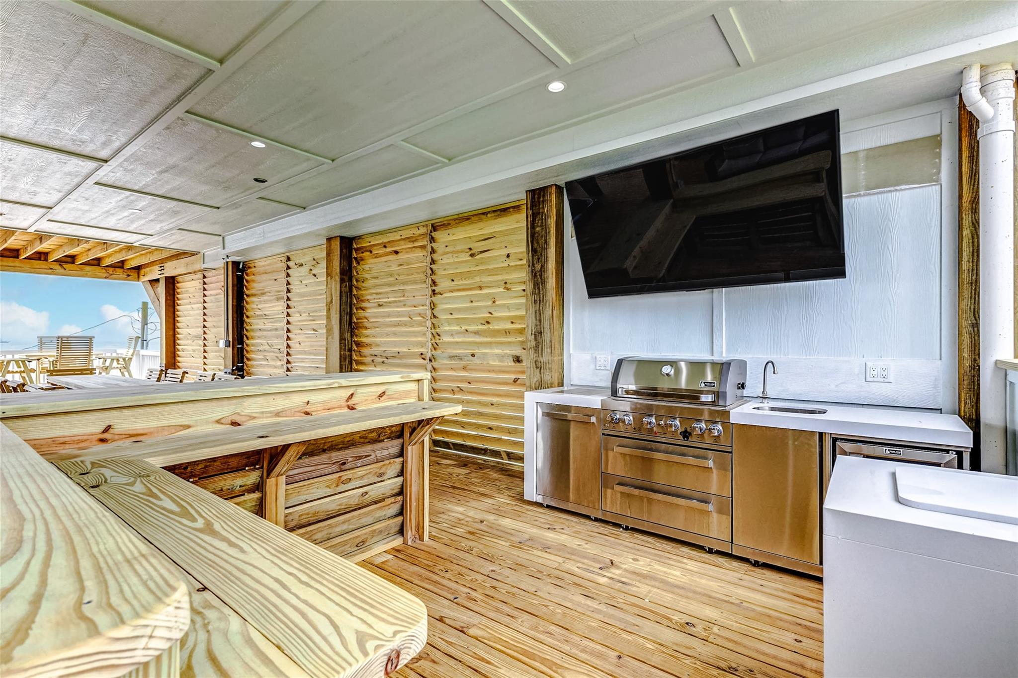 Gilchrist, Texas, 77617, United States, 3 Bedrooms Bedrooms, ,4 BathroomsBathrooms,Residential,Active,1761250