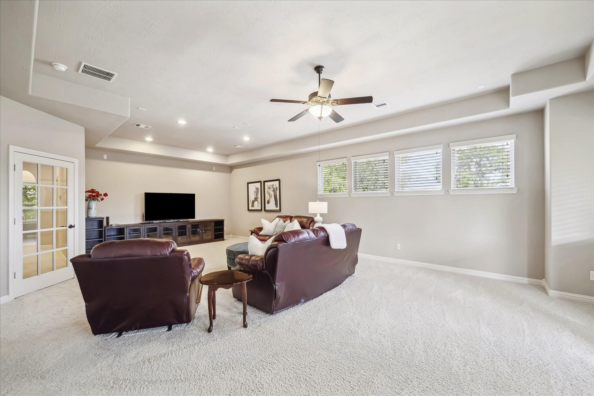 Sugar Land, Texas, 77479, United States, 5 Bedrooms Bedrooms, ,5 BathroomsBathrooms,Residential,Active,1894213