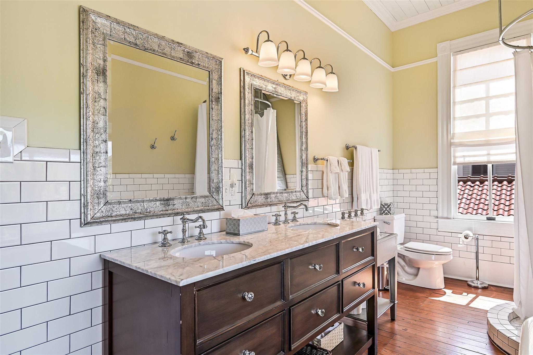 Galveston, Texas, 77550, United States, 6 Bedrooms Bedrooms, ,4 BathroomsBathrooms,Residential,Active,1899876