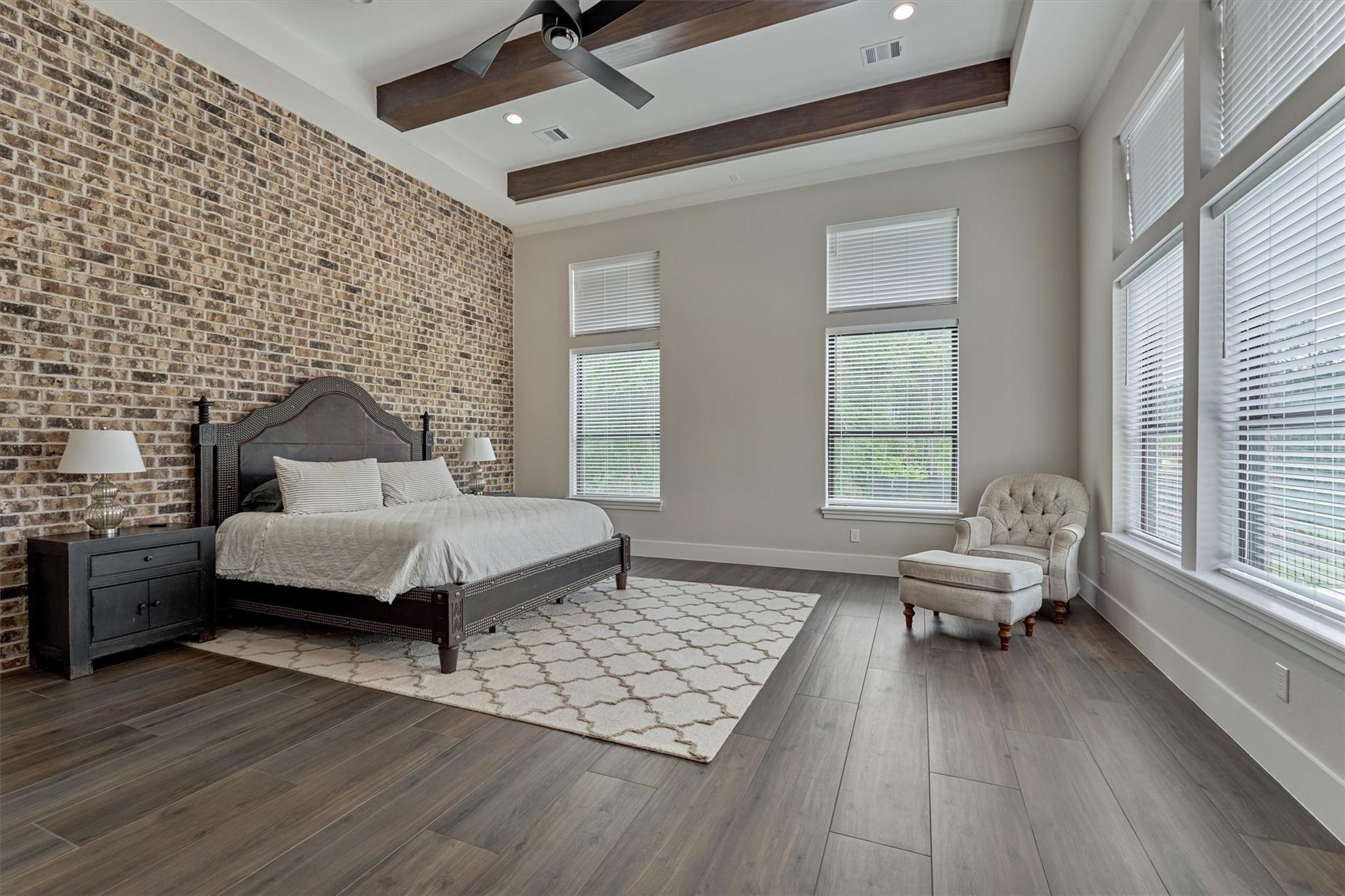 Montgomery, Texas, 77316, United States, 5 Bedrooms Bedrooms, ,8 BathroomsBathrooms,Residential,Active,1953008