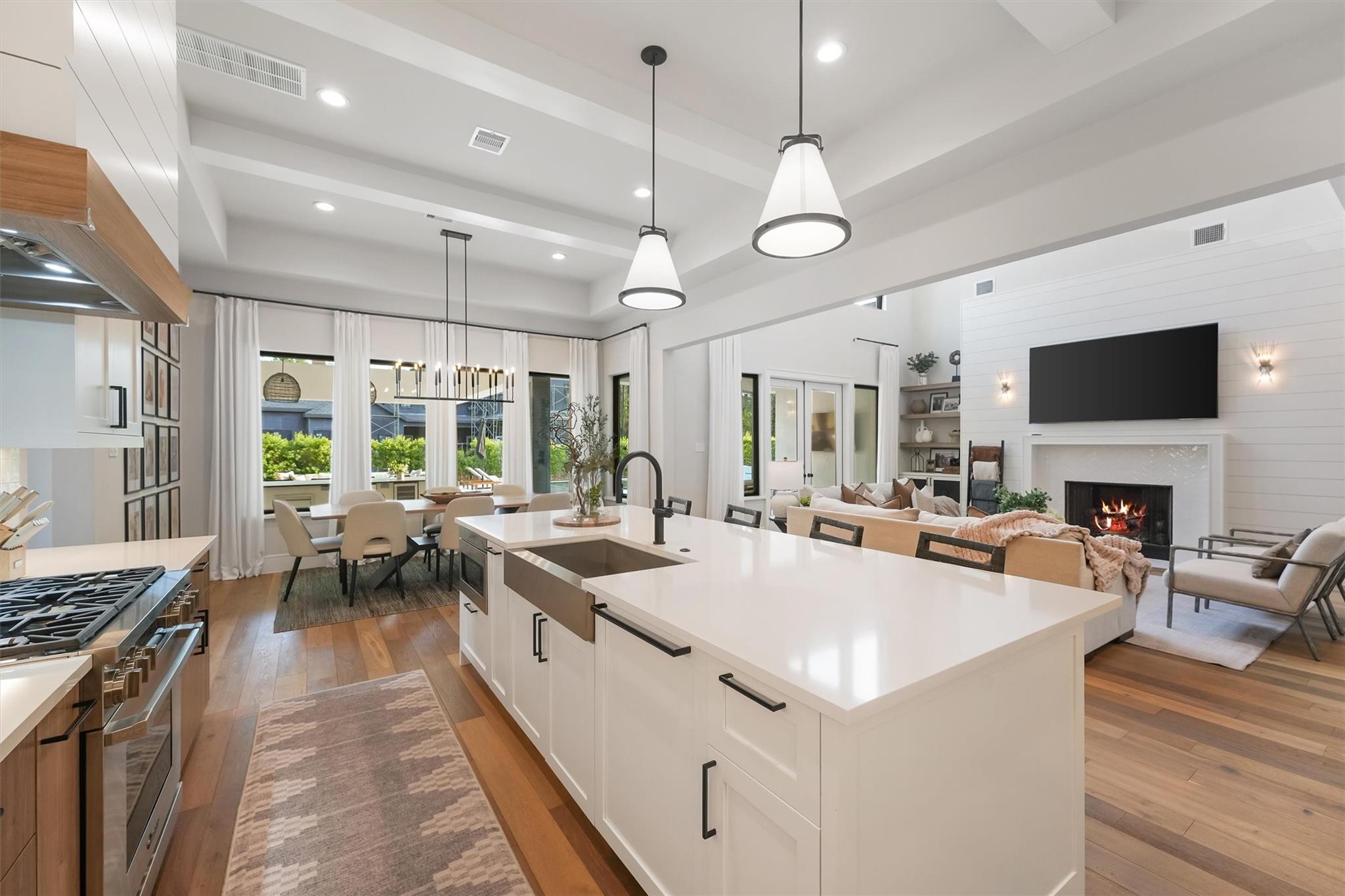 Montgomery, Texas, 77316, United States, 4 Bedrooms Bedrooms, ,6 BathroomsBathrooms,Residential,Active,1972157