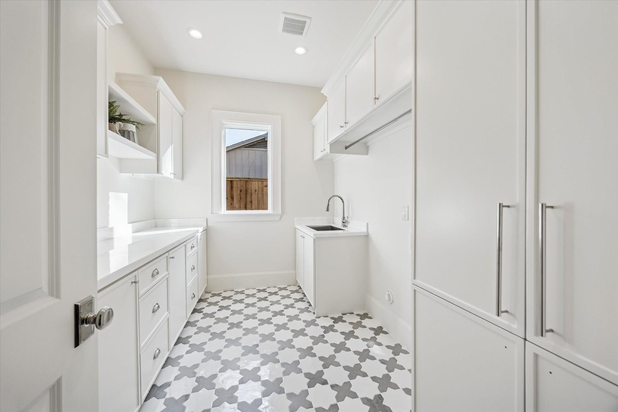 Houston, Texas, 77024, United States, 6 Bedrooms Bedrooms, ,5 BathroomsBathrooms,Residential,Active,1992229