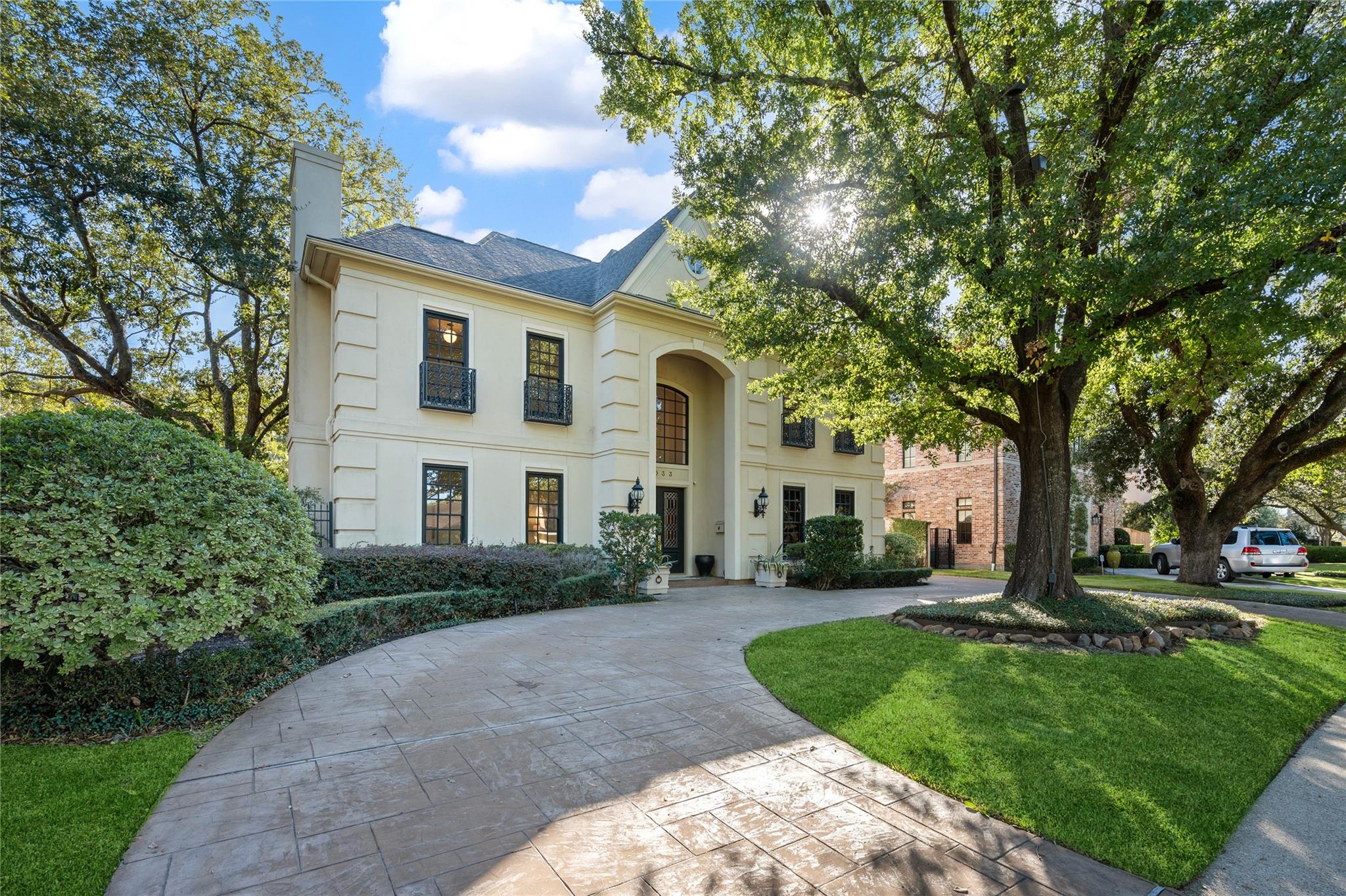 Houston, Texas, 77027, United States, 4 Bedrooms Bedrooms, ,5 BathroomsBathrooms,Residential,Active,1973647