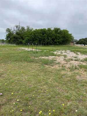 E E 12TH, FLATONIA, TX 78941 - Image 1