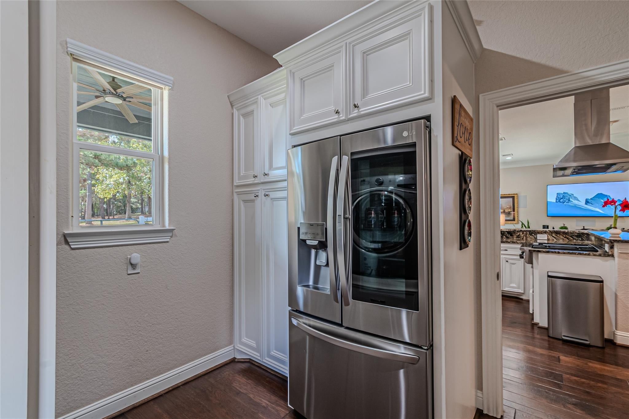 Montgomery, Texas, 77316, United States, 4 Bedrooms Bedrooms, ,7 BathroomsBathrooms,Residential,Active,1993945