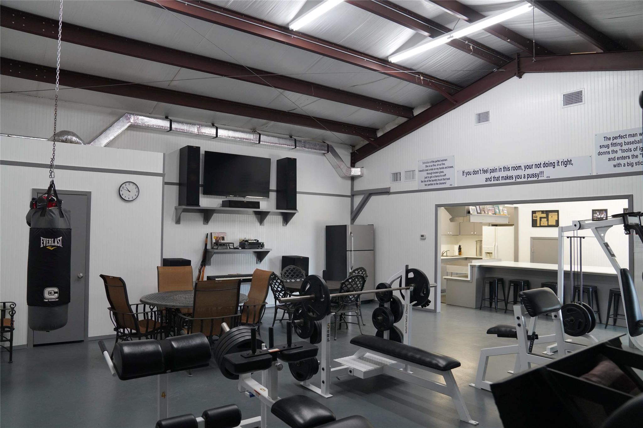 Sheridan, Texas, 77475, United States, 8 Bedrooms Bedrooms, ,5 BathroomsBathrooms,Residential,Active,1954329